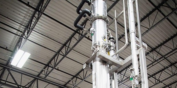 Distillation towers in the process of alcohol production